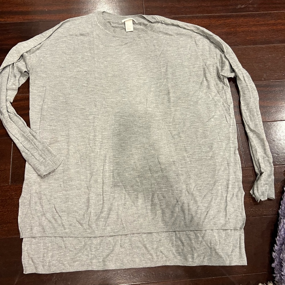 H&M oversized gray sweater.